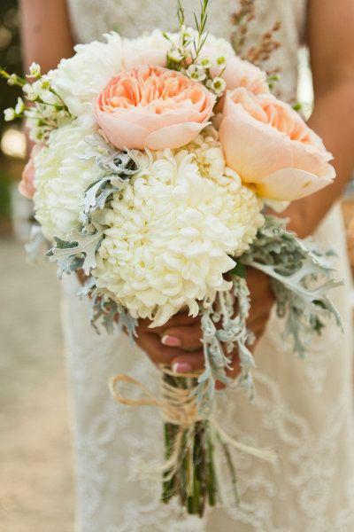 Hochzeit - 5 Ways To Maximize On DIY Flowers With A Small Budget