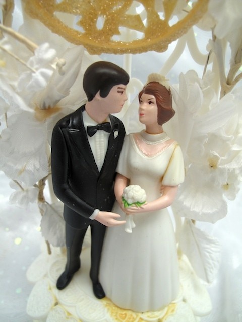Mariage - Items Similar To Vintage Wedding Cake Topper Bride Groom C1970 On Etsy