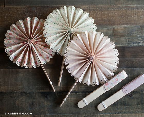 Свадьба - DIY Paper Fans For Your Wedding Or Summer Event
