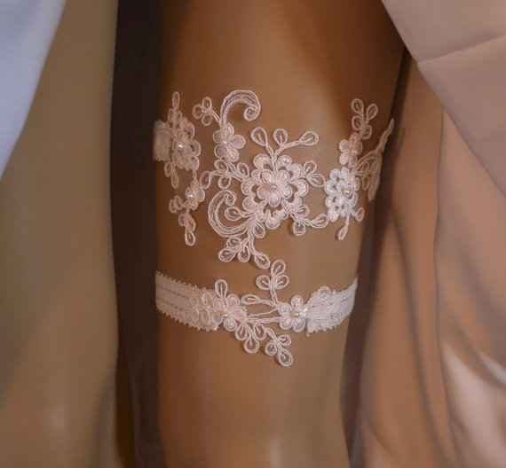 Hochzeit - Lace Wedding Garter Set, Unique Ivory Lace Bridal Garter Set, Ivory Lace Bridal Garter Set With Pearls, Vintage Style