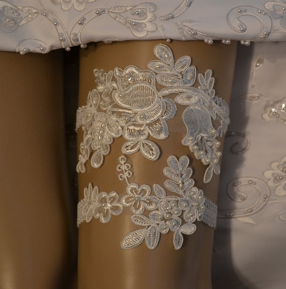 Wedding - Lace Wedding Garter Set, Wedding Garter, Unique Ivory Beaded Lace Bridal Garter Set, Ivory Lace Wedding Garter Set, Vintage Style Garter Set