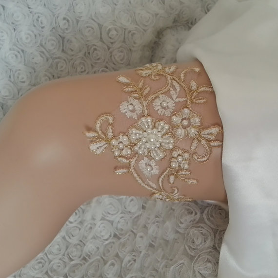 Свадьба - Ivory , gold , beaded , garter lace garter flower modern garter Lolita prom bridesmaid bridal garter burlesque garter free ship