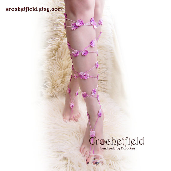 زفاف - Handmade crochet  Crochet LACE UP Barefoot Sandals with cute tiny little flowers, knee high, gladiator boots, long, beach, pool, wedding, leg chain, leglet