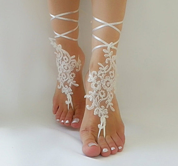 Hochzeit - bridal anklet , ivory Beach wedding barefoot sandals, bangle, wedding anklet, free ship, anklet, bridal, wedding gift bridesmaid