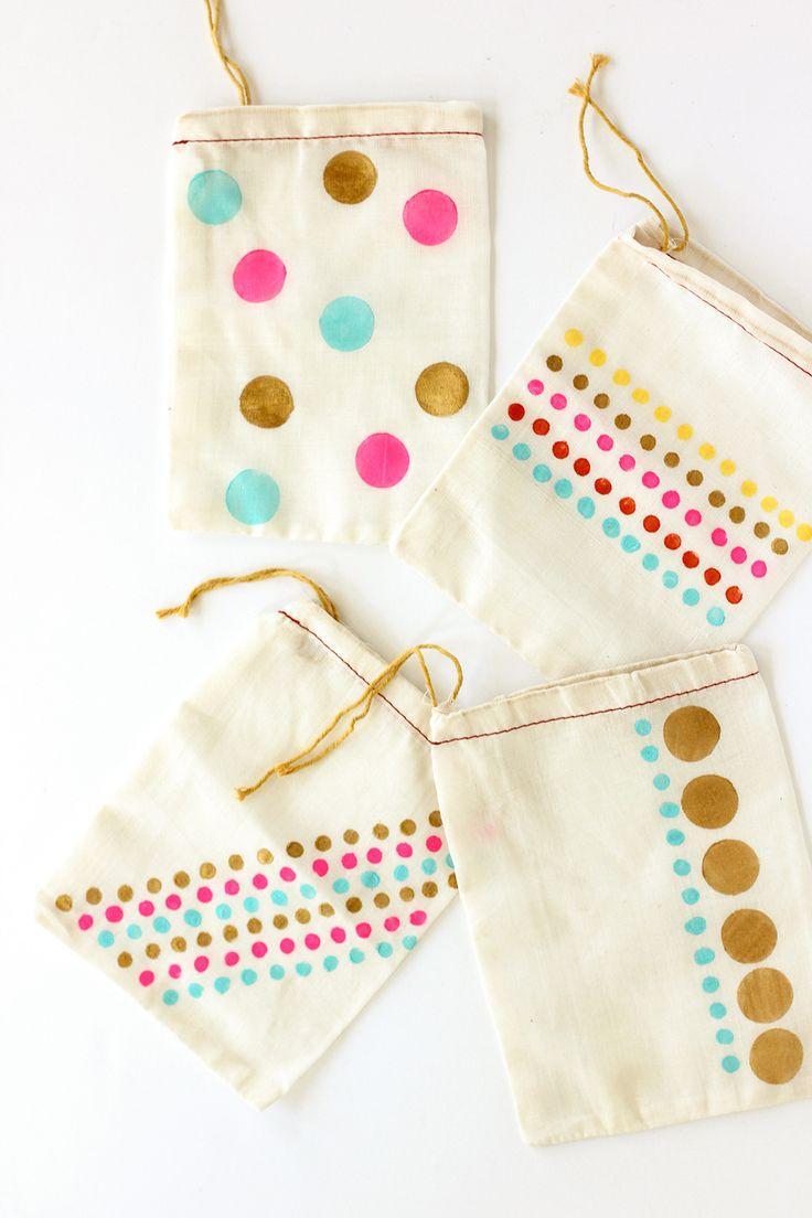 Свадьба - Hand Stamped Polka Dot Party Favor Bags