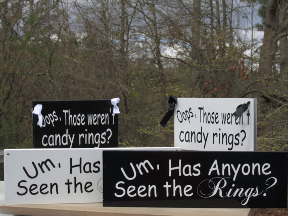 زفاف - 2 Signs "Um, Has Anyone Seen the Rings?" Ring Bearer Sign & "Oops, Those weren't Candy rings?" Flower Girl Sign Pair of Funny Wedding Signs