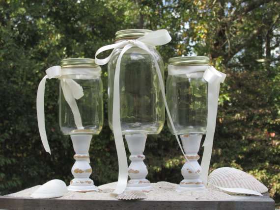Свадьба - Shabby Chic Unity Sand Wine Set / Personalized / Mason Jars / Established Mr. & Mrs. / Etched Toasting Glasses / Ceremony / Choice of Fonts