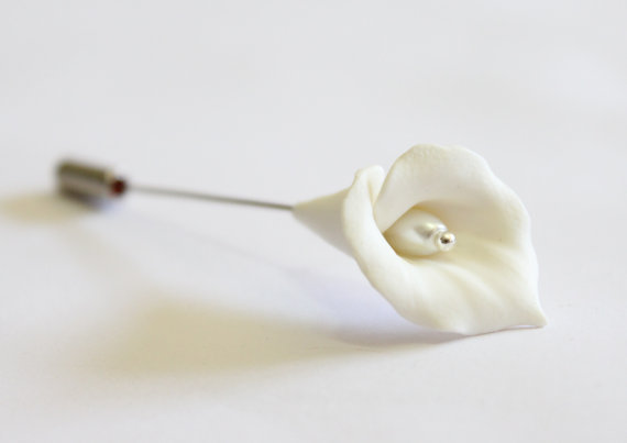 Hochzeit - Calla Lilies Boutonniere, Country Bride loop Forest breastplate, groom boutonniere, Calla Lilies Brooch