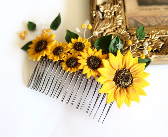 Свадьба - Sunflower Hair Comb, Sunflower Wedding, Large Sunflower Hair Comb, Bridesmaids Gift, Yellow Wedding, Woodland Wedding, Yellow Sunflower