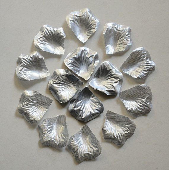 زفاف - 1000pcs/lot Silver Silk Rose Petals Artificial Flower Petals Silver For Wedding Party Decoration Table Confetti