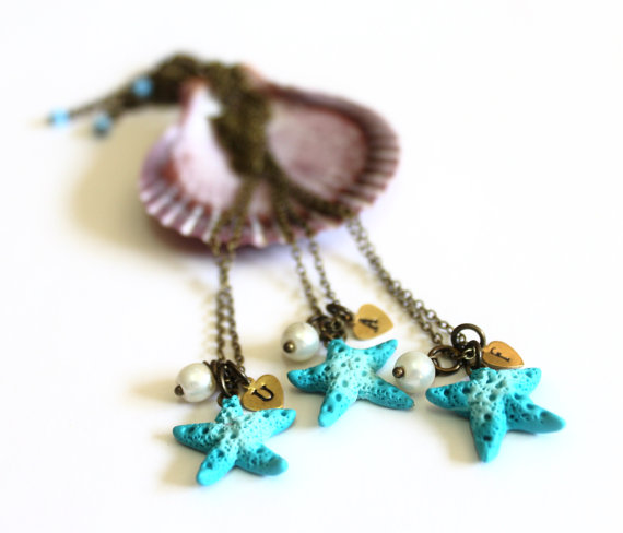 زفاف - SET of 5 - Starfish Pearl Necklace, Personalized Initial Disc Necklace, Bridesmaids, Wedding Jewelry, Bridesmaid Gifts, Starfish necklace