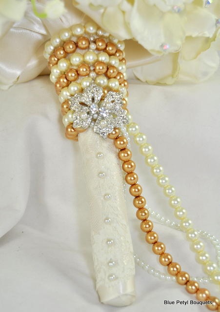 Hochzeit - Jeweled Wedding Bouquets