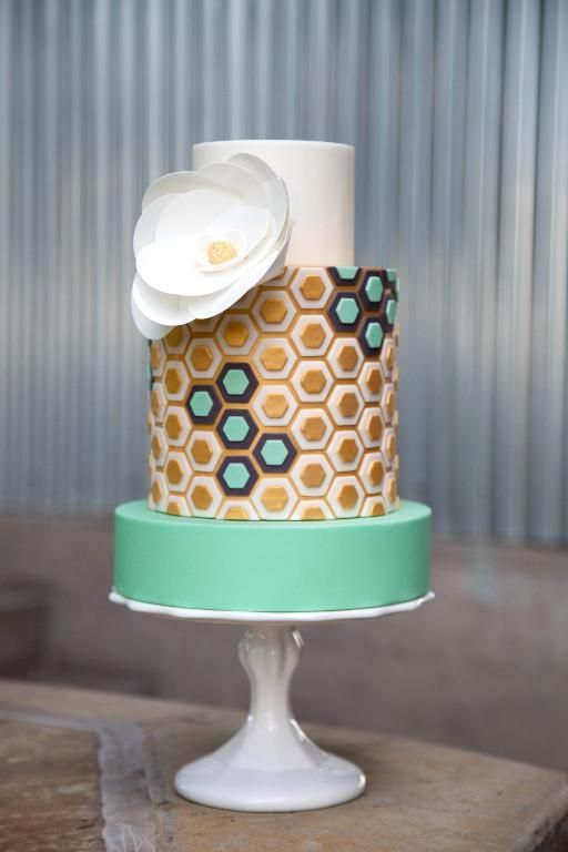 Wedding - Make Modern Cakes In Craftsy's Class: Simply Modern Cake Design