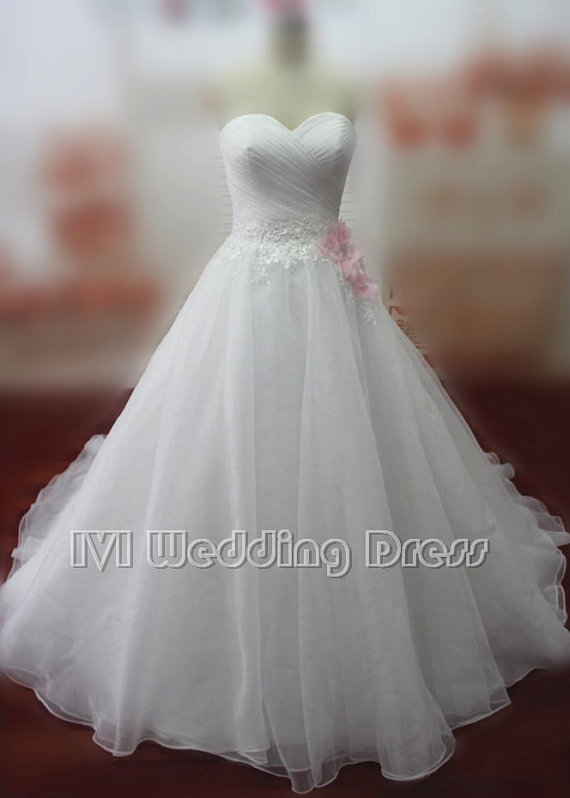 Hochzeit - real sample wedding dress A-line bridal gown