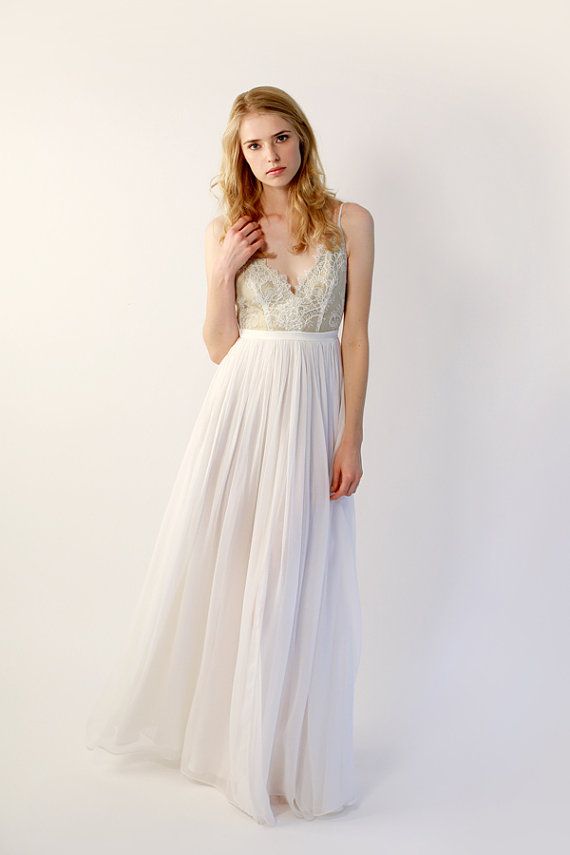Mariage - Chiffon And Lace V-Neck Wedding Gown - Maisey