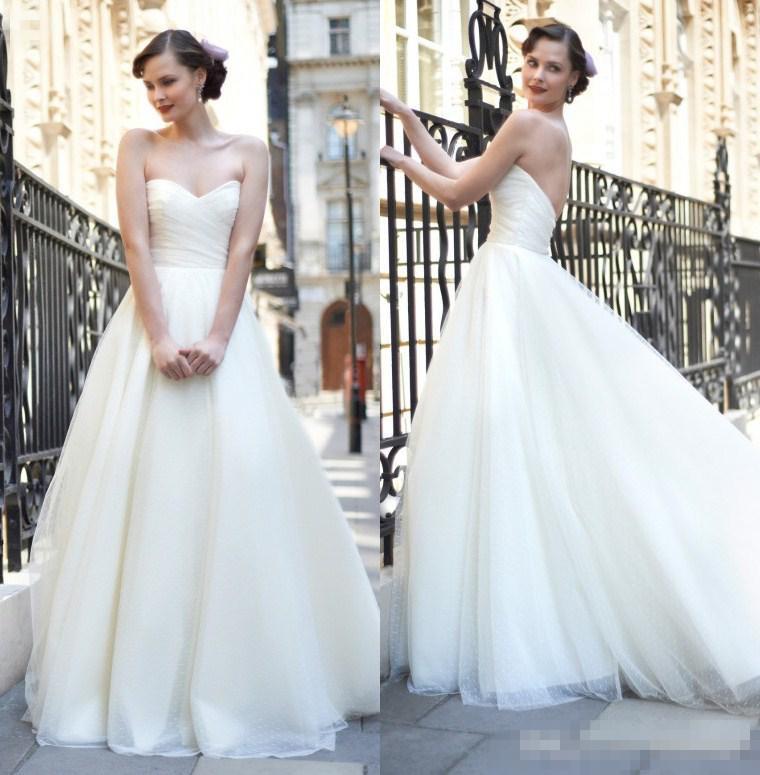 Mariage - Simple Style 2015 White Wedding Dresses Tulle Pleated Bodice Spring A Line Sweep Train Sweetheart Sleeveless Bridal Ball Gowns Cheap Online with $121.05/Piece on Hjklp88's Store 