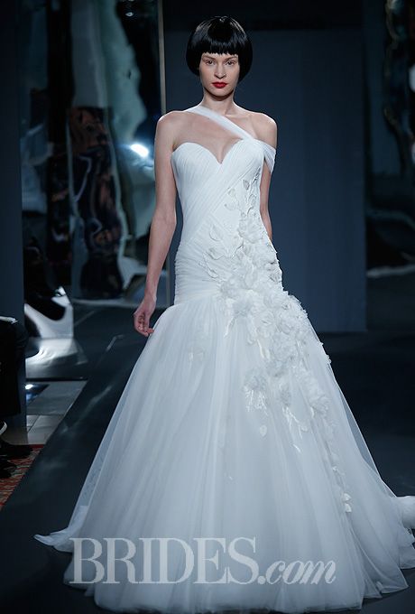 Hochzeit - Mark Zunino For Kleinfeld - 2014 - Style 84 Strapless Dropped Wait Ball Gown Wedding Dress With Floral Applique Details