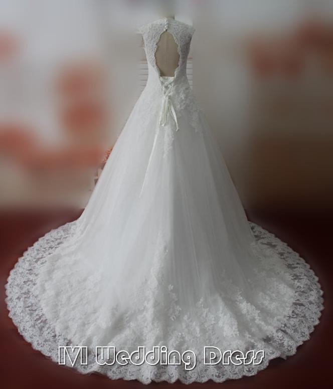 Mariage - Real Pictures Lace Wedding Dresses Chapel Train Backless Bridal Gowns Plus Size Wedding Gown