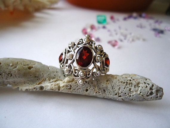 زفاف - Edwardian Garnet And Seed Pearl Filagree Fine Jewelry Steampunk Vintage Handmade Romantic Love Wedding Engagement Woman's Ring