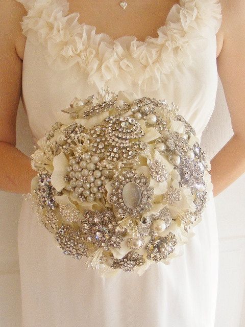 زفاف - Deposit On Large Bridal Brooch Bouquet - Pearls And Rhinestones - Silver - Made To Order