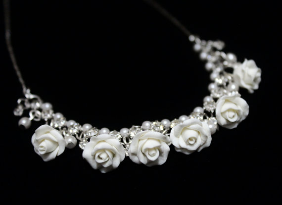 زفاف - Bridal Flowers, White Roses Necklace - Roses Charm, Love Necklace, Bridesmaid Necklace, Flowers Girl Jewelry, White Bridesmaid Jewelry