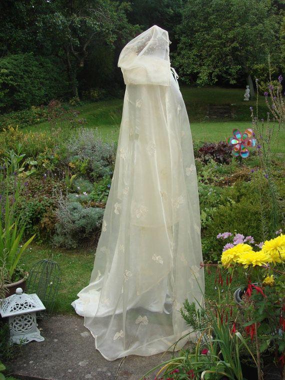 Hochzeit - Renassiance Arwen Galadriel Butterfly Medieval Renassiance Fey Wedding Pagan Handfasting Cloak
