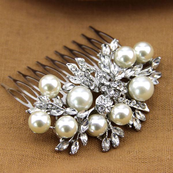 Hochzeit - Vintage Inspired Pearl Crystal Bridal Hair Comb