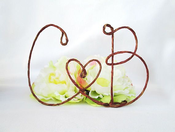 Mariage - Rustic Cake Topper With Your Initials And HEART Accents, Table Centerpiece With Your Initials, Monogram Cake Topper