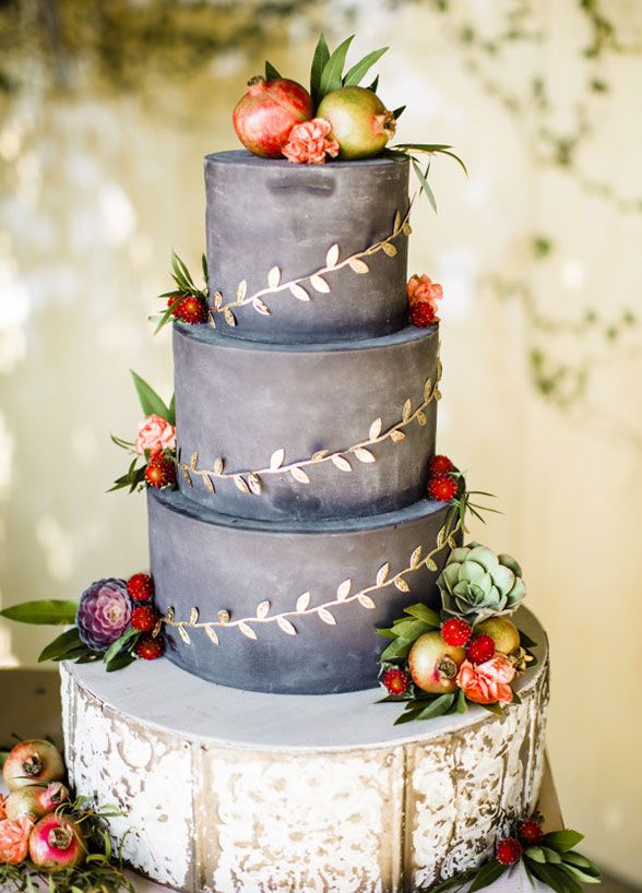 Hochzeit - 12 Fabulous Wedding Cake Ideas For Fall