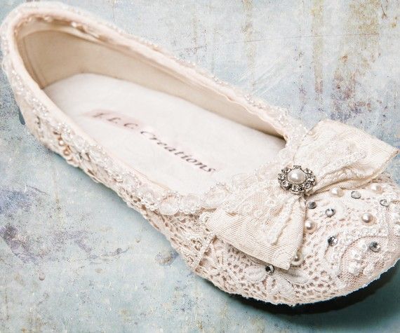 Свадьба - Sweet Wedding Ballet Flats..Vintage Lace Flats .. Swarovski Crystals..Custom Orders...FREE Headband