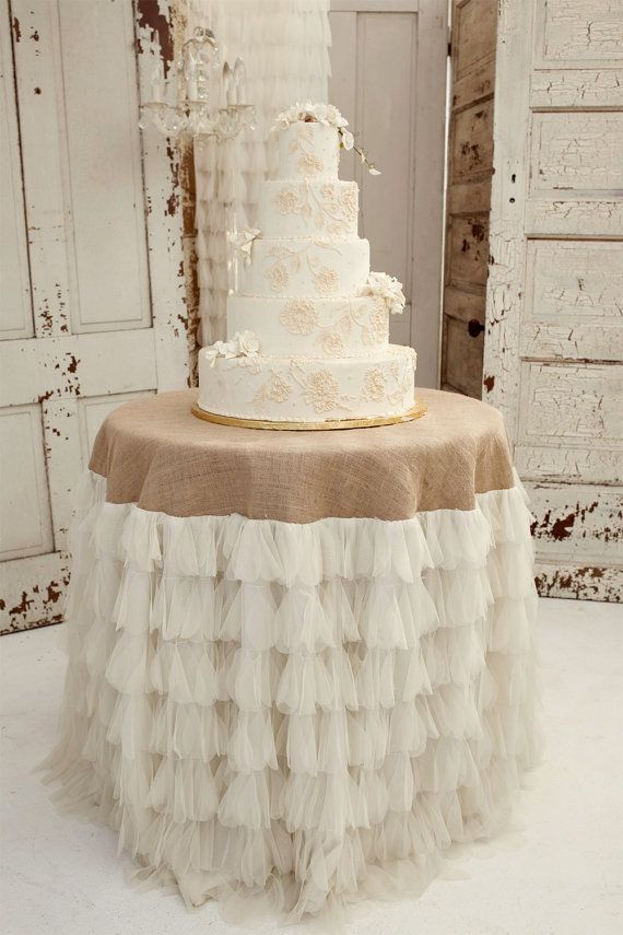 زفاف - Ivory Petals And Burlap Tablecloth - Vintage Weddings