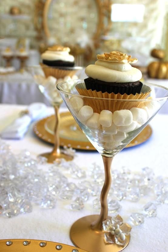 Hochzeit - What A Wedding! Blog: Winter Wedding Cake Inspiration
