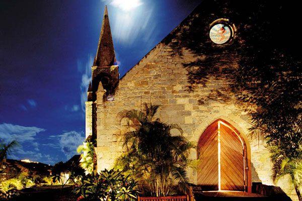 Mariage - 10 Dreamy Wedding Chapels Around The World
