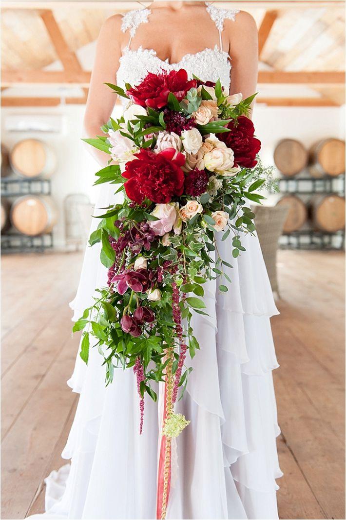 Hochzeit - Cascading Garden Florals Meet Rustic Winery