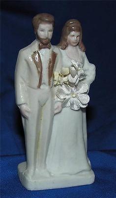 Hochzeit - Vtg 1970's Porcelain Bride & Groom Wedding Cake Topper 3 1/2"