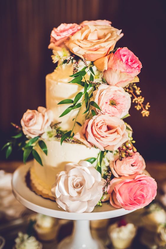 Mariage - Handmade Paper Flower Wedding Inspiration