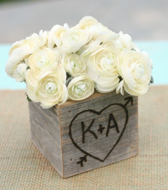 زفاف - Rustic Barn Wood Planter Vase Wedding Shabby Chic Personalized (item E10528)