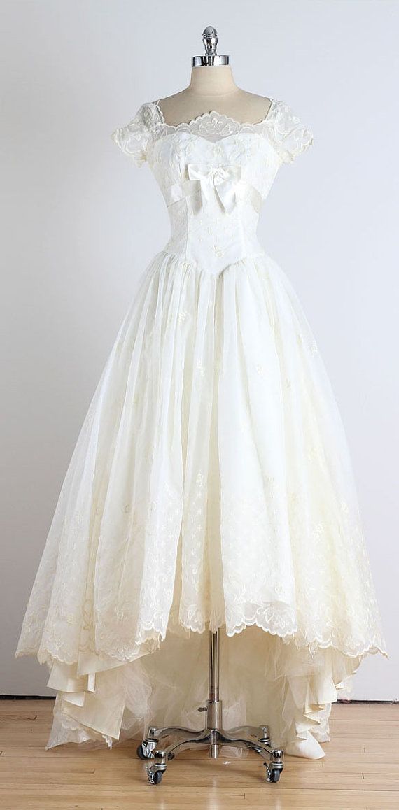 Свадьба - Trousseau . Vintage 1950s Dress . Vintage Wedding Dress . 3623