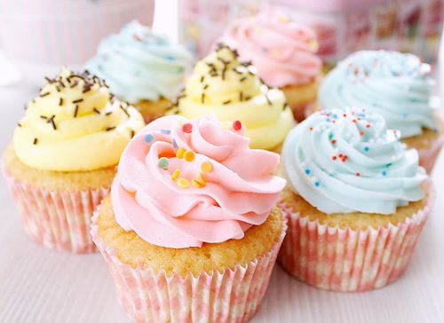 Hochzeit - Ladurée ~Macarons,Candy & Cupcakes
