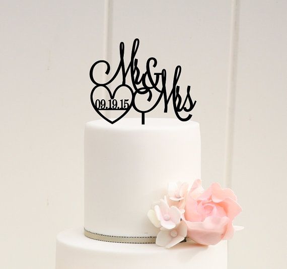 Mariage - Custom Wedding Cake Topper Mr And Mrs Cake Topper With Heart And Wedding Date