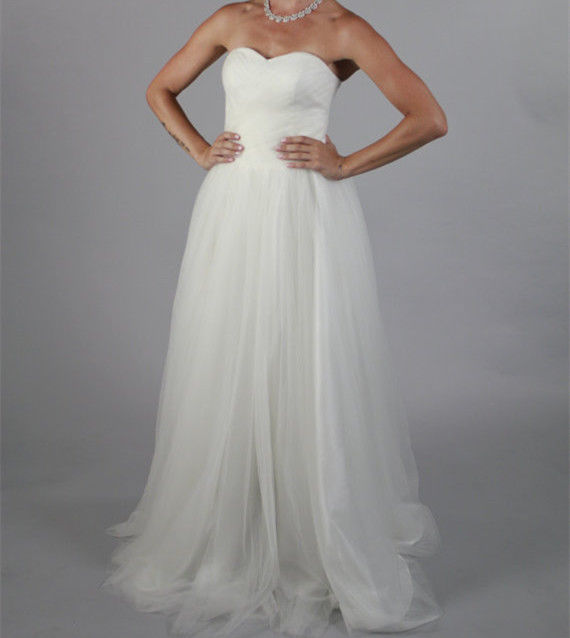 Свадьба - Simple Plain Sweetheart Wedding Dress Outdoor Bridal Gown