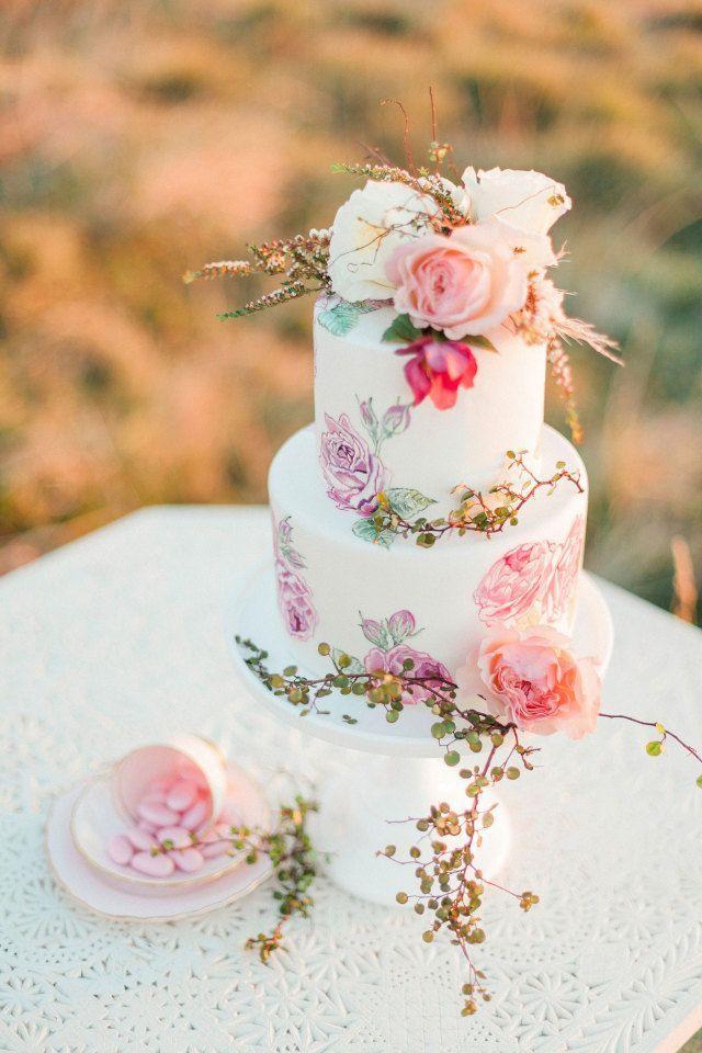 Свадьба - The 25 Prettiest Floral Wedding Cakes You’ve Ever Seen