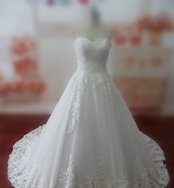 Wedding - Real Samples Lace Wedding Dress Sweetheart Lace-up Bridal Gown