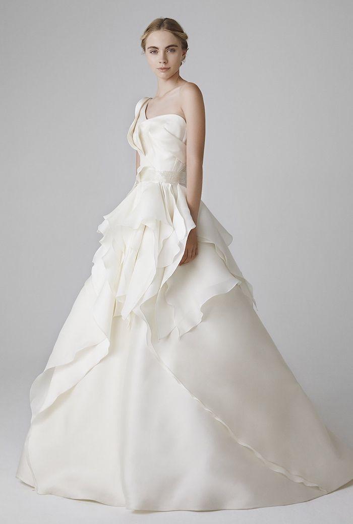 Hochzeit - Peter Langner Wedding Dress Collection 2016
