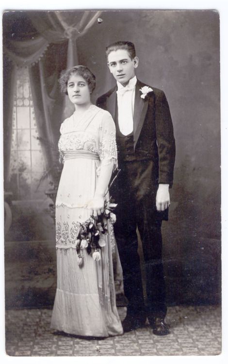 Hochzeit - Vintage Brides (1910 Newlyweds)