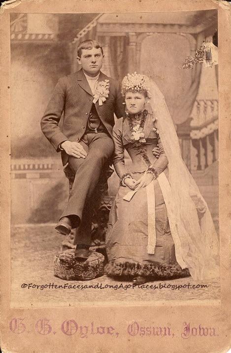 Mariage - Wedding Wednesday - Unhappy Bride From Ossian, IA - Late 1800's