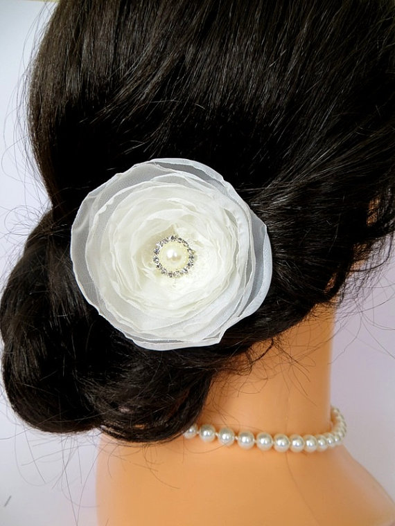 زفاف - Ivory bridal hair flower, wedding headpiece, wedding hair accessories, flower hair clip.