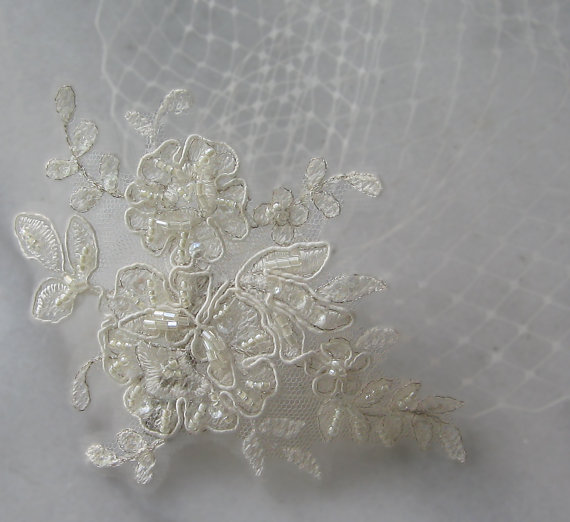 Hochzeit - Ivory Birdcage Veil and Lace Bridal Fascinator, Vintage Style Bandeau Birdcage Wedding Veil and Lace Hair Clip - KAYLA
