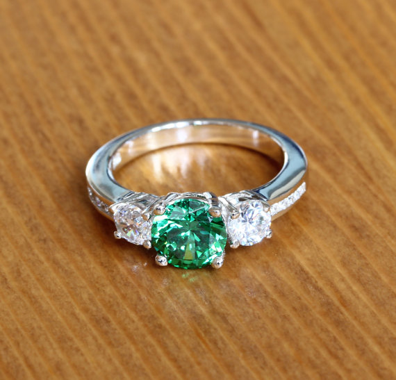 زفاف - Lab Emerald and Lab diaomnd 3 stone trilogy ring - Solid Sterling silver - engagement ring - wedding ring