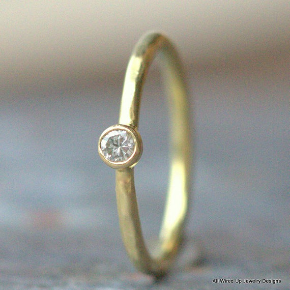 Свадьба - 18k Gold Diamond Engagement Ring - Dainty Diamond Ring - Eco Friendly Diamond Ring
